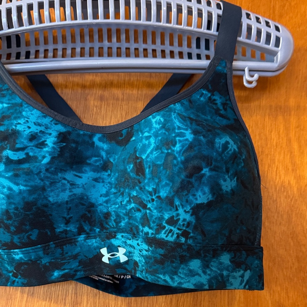 Under Armour Women's Marble/Tie Dyed Sports Bra - Picture 4 of 7